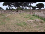 04698 ostia - regio i - insula xvi - caseggiato (i,xvi,1) - nordseite - bli ri sueden - 09-2023.jpg